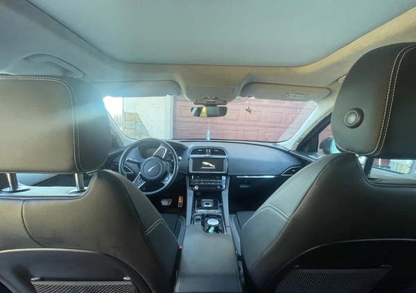 Jaguar F-Pace cena 95000 przebieg: 129000, rok produkcji 2018 z Bardo małe 154